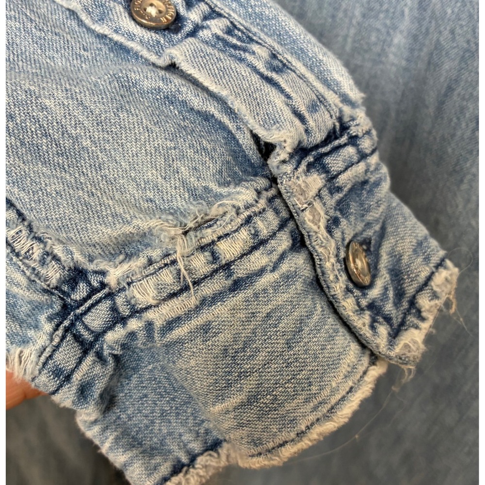 Tommy Hilfiger Womens 2X Denim Button Down Shirt Light Wash Blue Long Sleeve - Picture 3 of 16